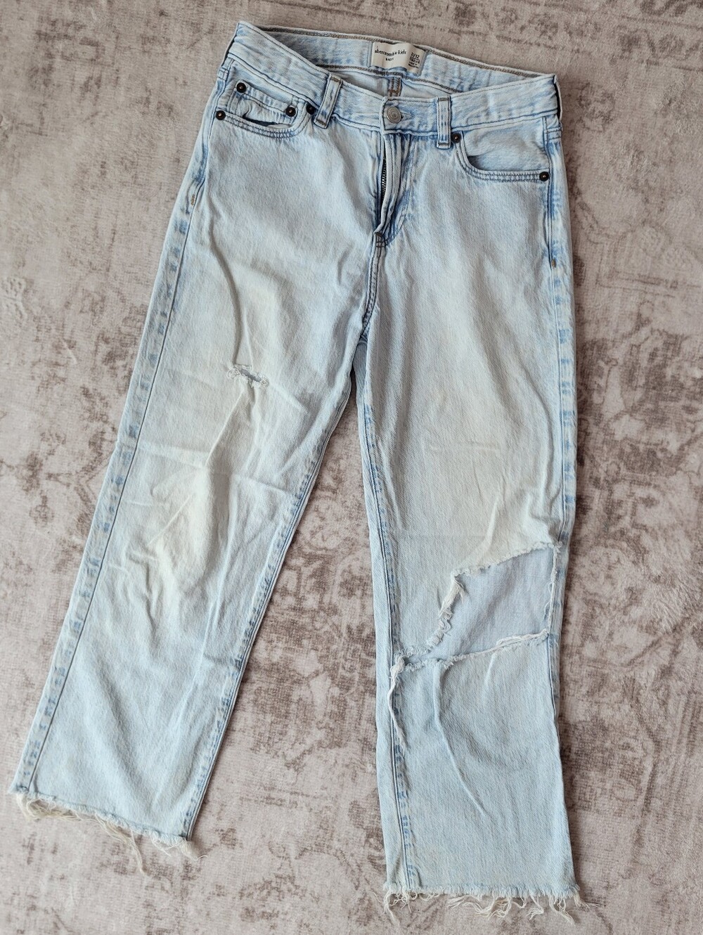 Abercrombie Kids Girls 11/12 Baggy Distressed Jeans Light Wash Raw Hem